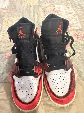 Nike Air Jordan 1 Mid SE "Wear-Away Chicago". Youth size 4.5 VGC